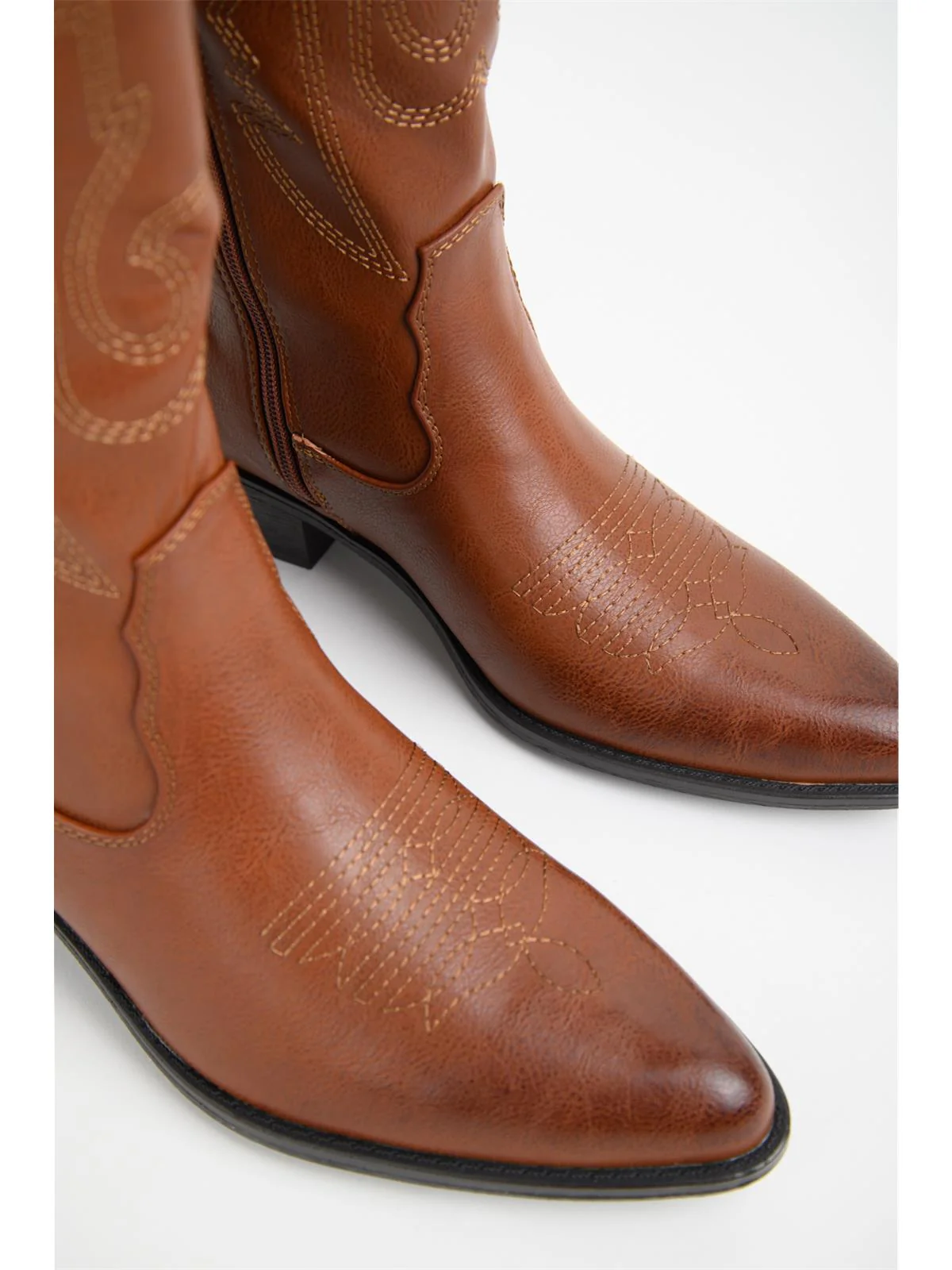 Boots - Image 3