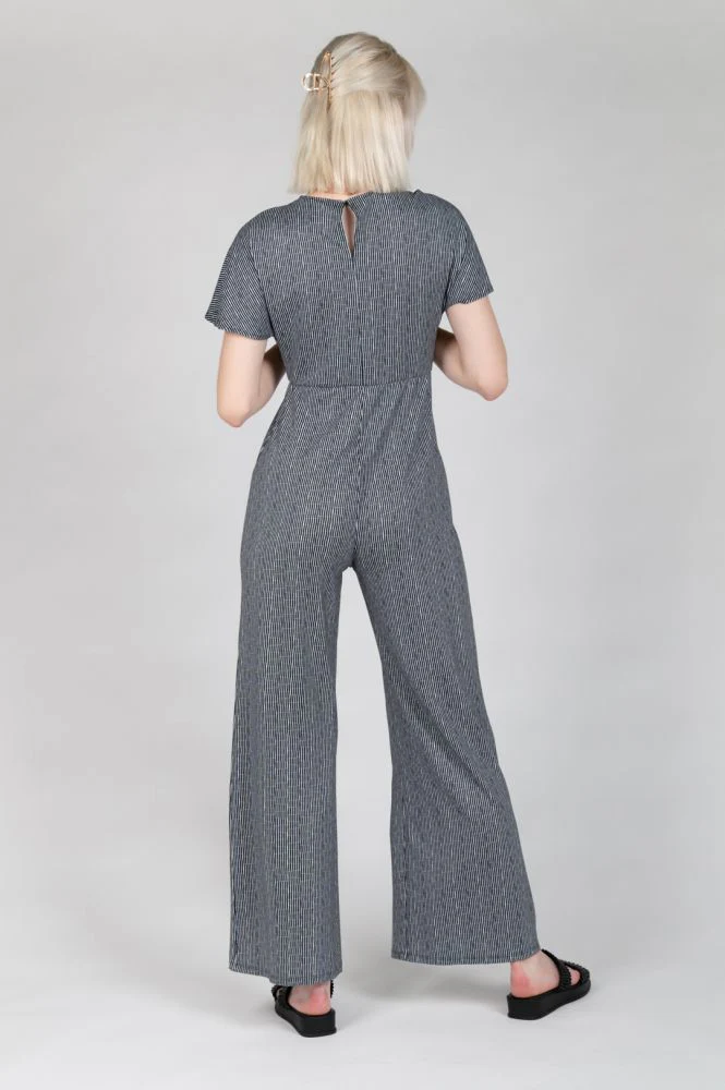 Jumpsuit mit V-Ausschnitt - Image 3