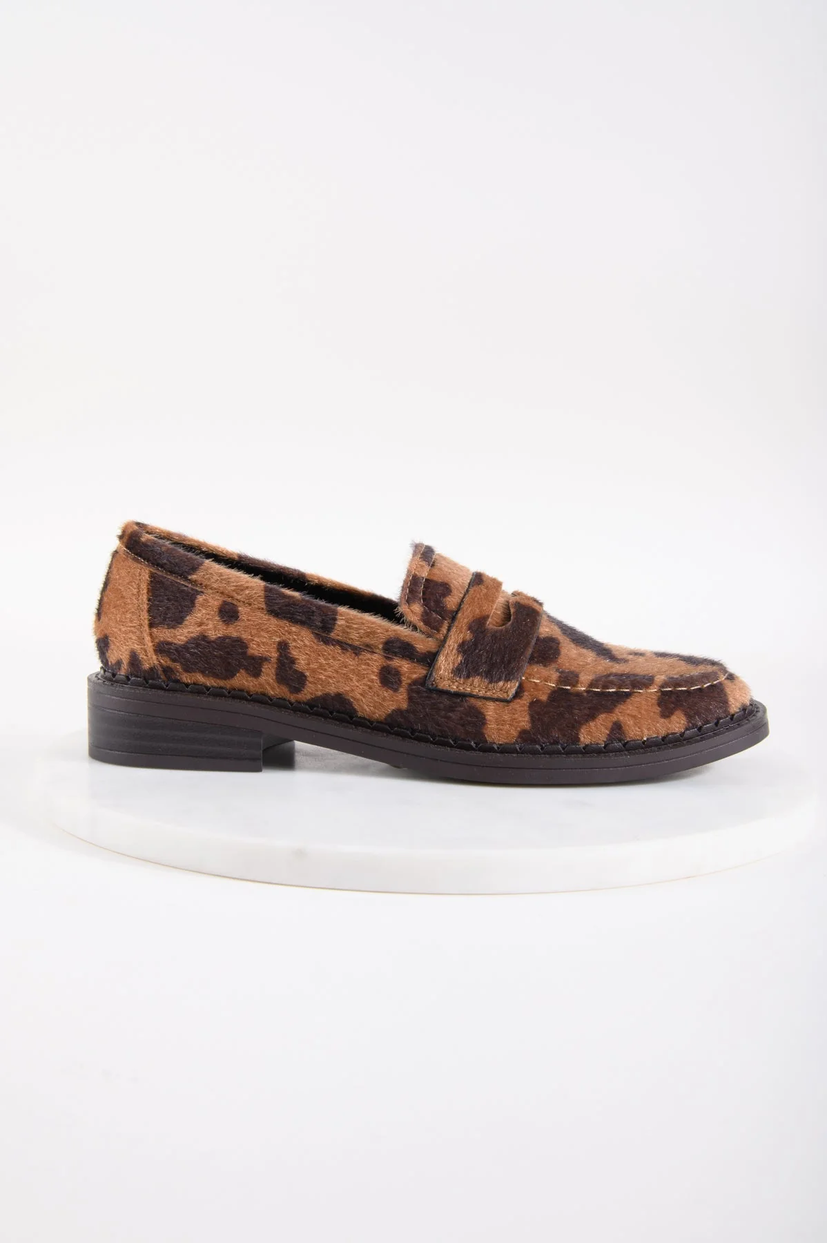 Schuh mit Kuh-Muster - Image 7