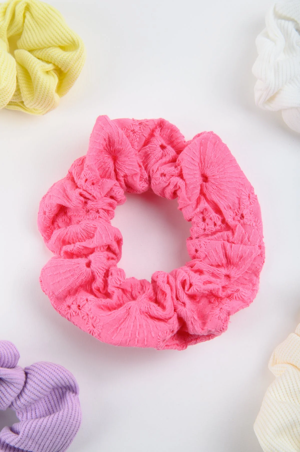 Scrunchie in Rosa - Image 2