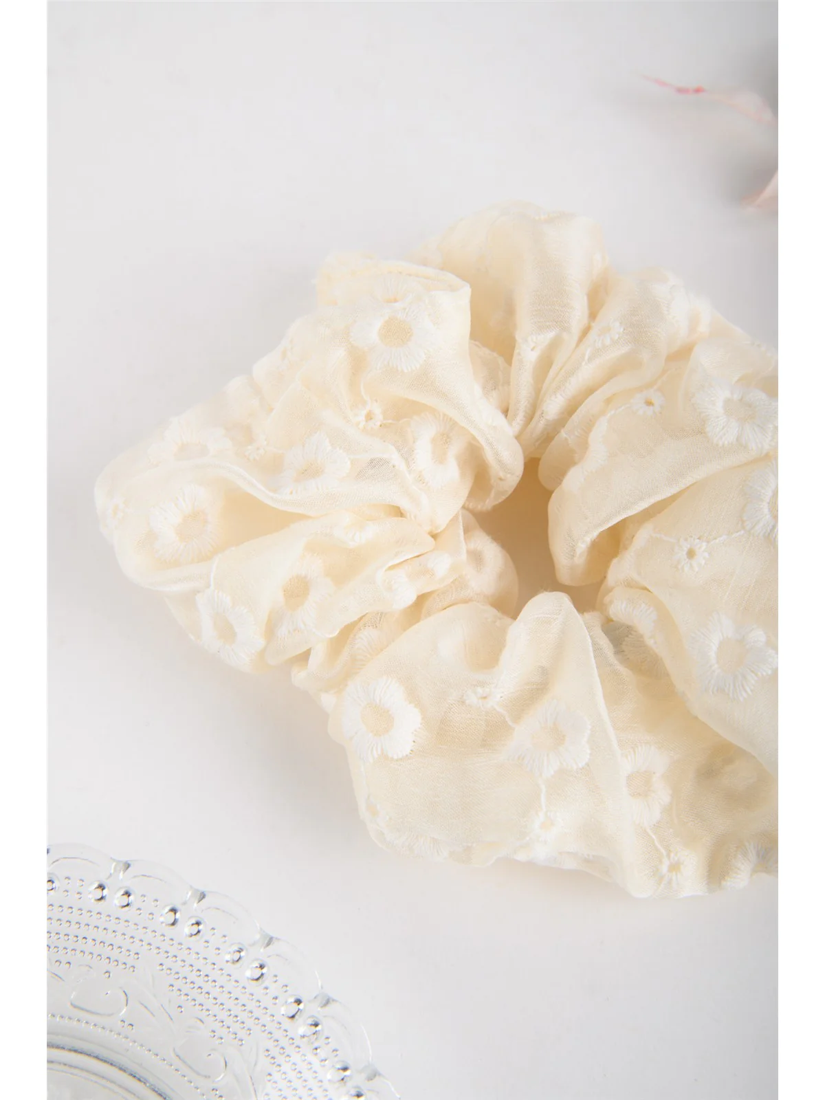 Scrunchie in Weiß - Image 2