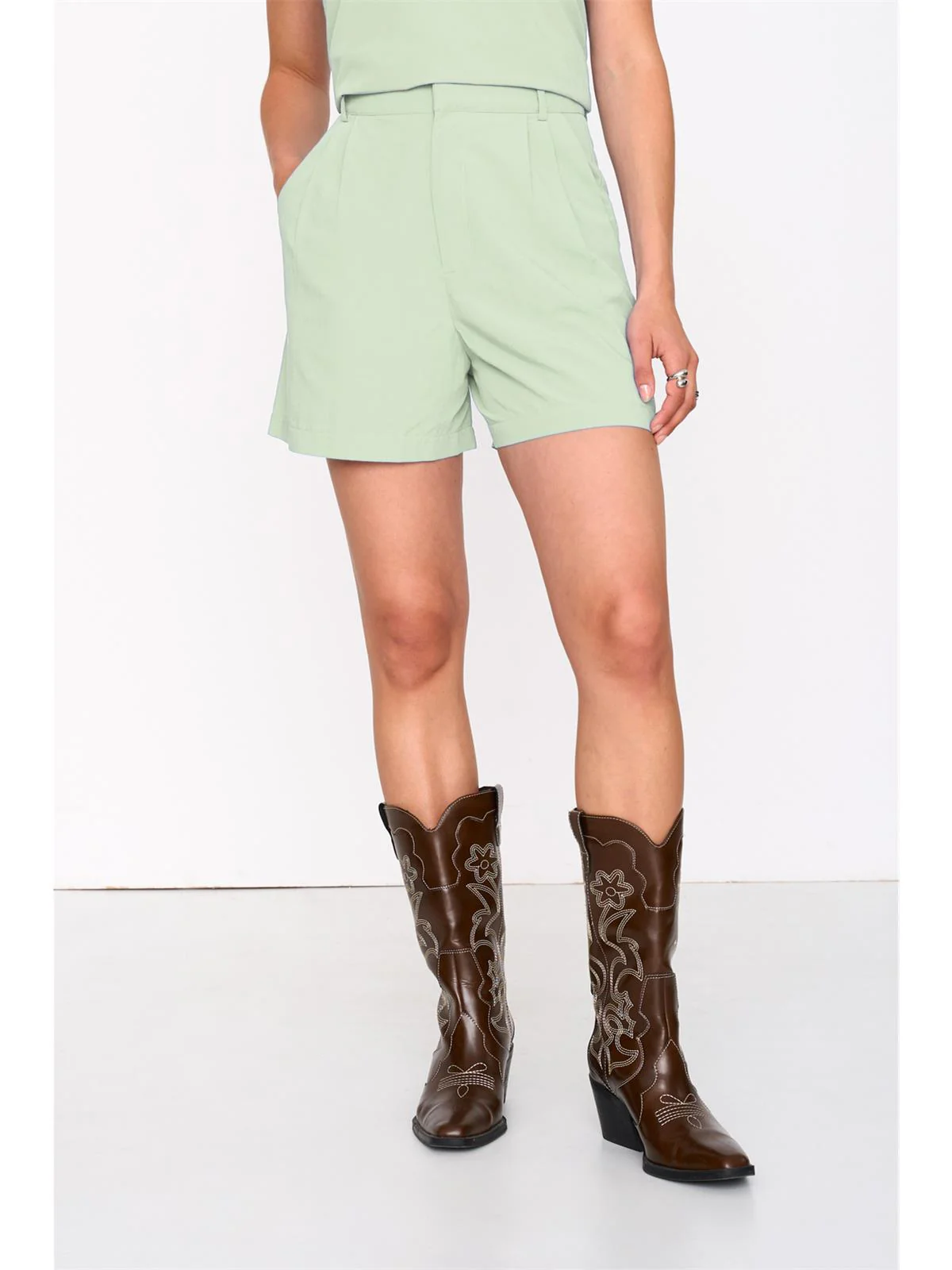 Shorts in Grün