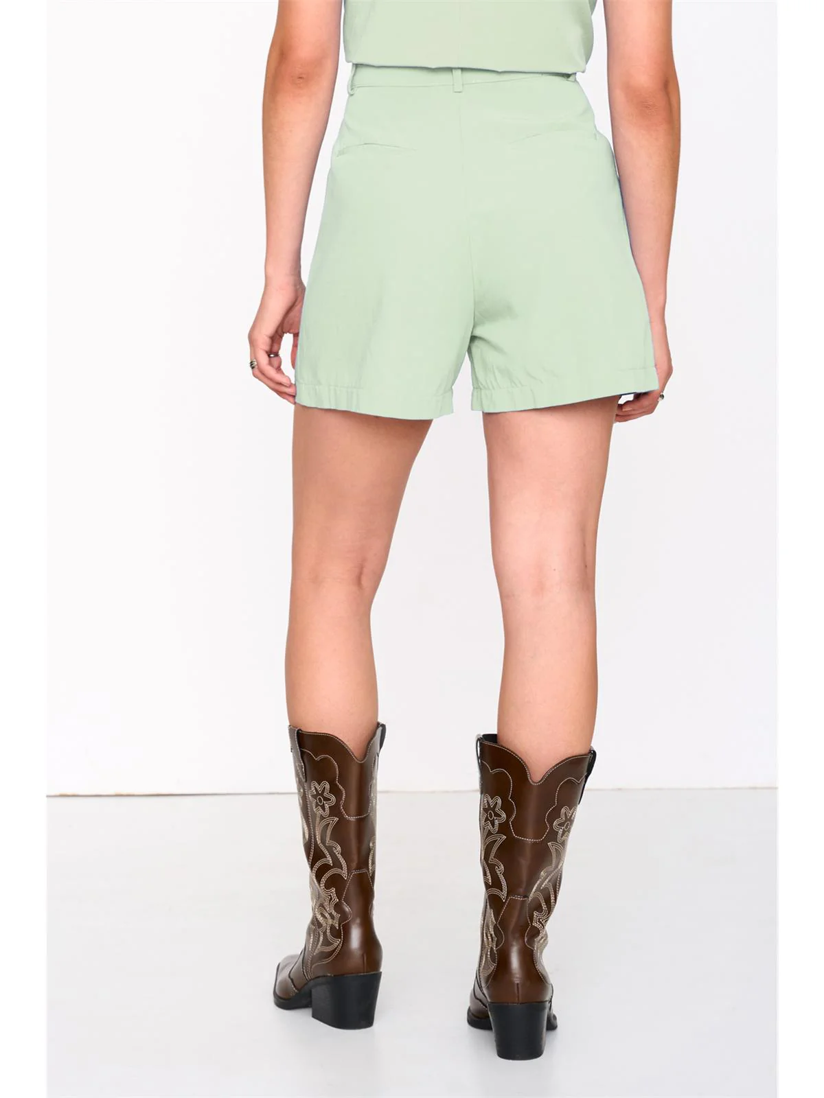 Shorts in Grün - Image 3