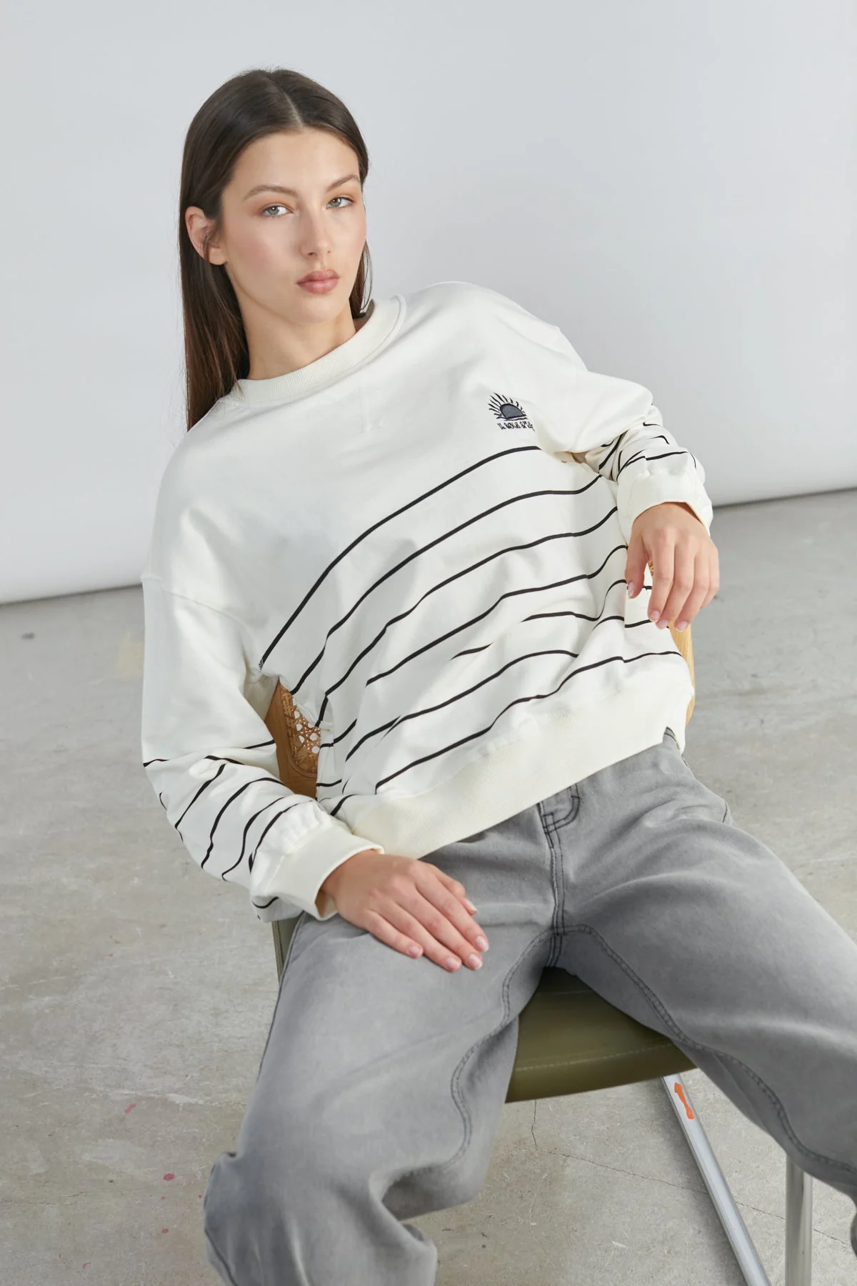 Sweatshirt mit Stickerei - Image 5